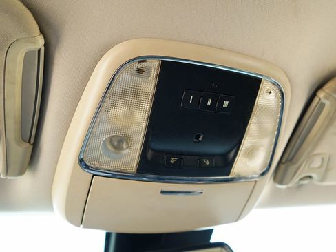 Used 2019 Chrysler 300 Limited w/ Safetytec Plus Group image 30