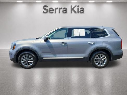 Used 2025 Kia Telluride LX FWD image 2