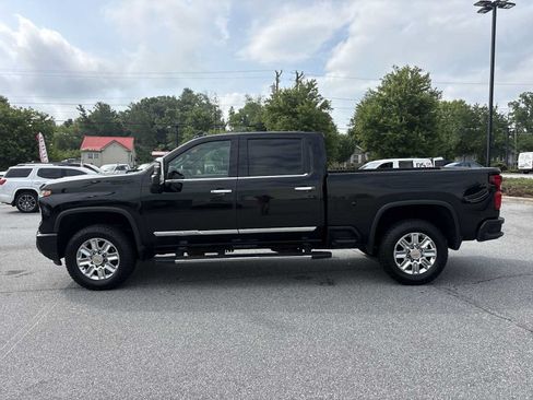 Used 2024 Chevrolet Silverado 2500 High Country w/ LPO, Dark Essentials Package AWD/4WD image 9