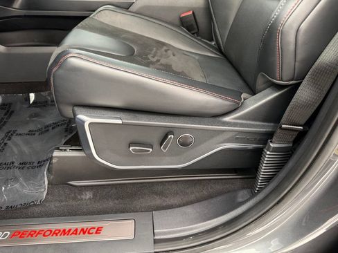 Used 2025 Ford F150 Raptor AWD/4WD image 14