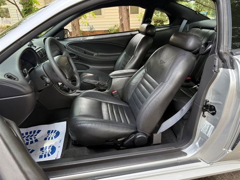 Used 2001 Ford Mustang GT RWD image 42