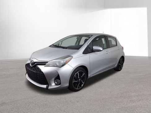 Used 2015 Toyota Yaris SE FWD image 2