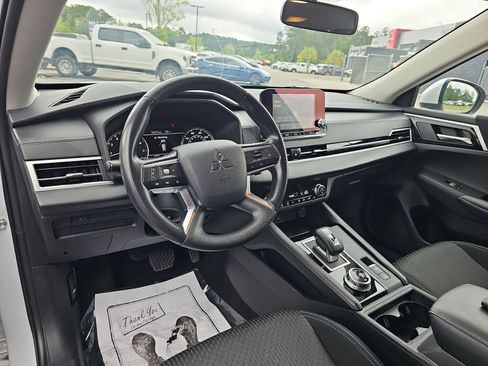 Used 2022 Mitsubishi Outlander ES AWD/4WD image 17