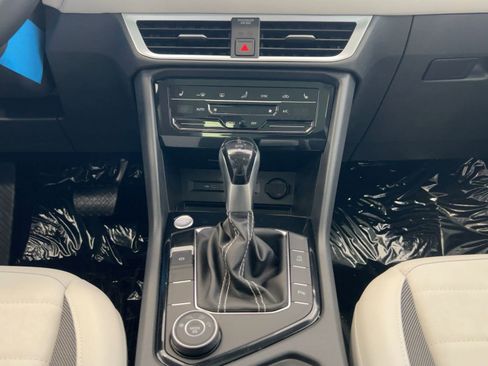 New 2026 Volkswagen Taos SE image 19