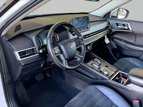 Used 2022 Mitsubishi Outlander SE FWD image 17