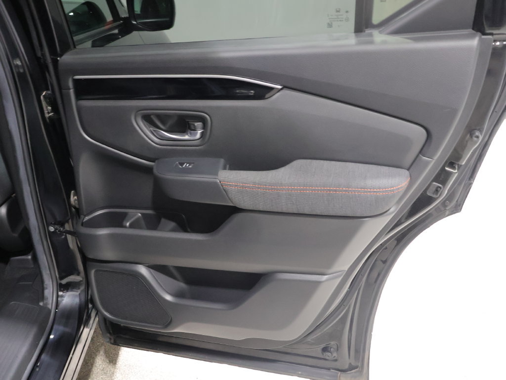 Used 2025 Honda Pilot Sport image 21