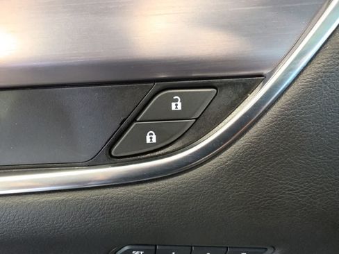 Used 2019 Cadillac XT5 Luxury FWD image 21