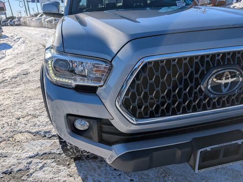 Certified 2019 Toyota Tacoma TRD Off-Road w/ Technology Package image 12