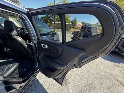 Used 2019 Volvo XC40 T5 Inscription AWD/4WD image 18