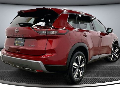 Used 2024 Nissan Rogue SL AWD/4WD image 6