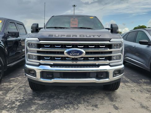 Used 2023 Ford F250 Lariat w/ FX4 Off-Road Package AWD/4WD image 2
