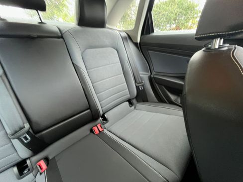 Used 2025 Volkswagen Jetta SE image 35