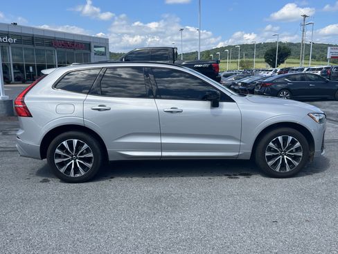 Used 2025 Volvo XC60 B5 Plus AWD/4WD image 3