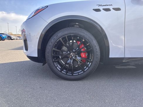 New 2025 Maserati Grecale Modena image 14