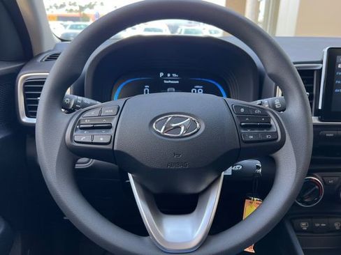 New 2026 Hyundai Venue SE image 22