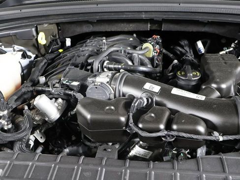 Used 2024 Jeep Grand Cherokee Limited AWD/4WD image 16