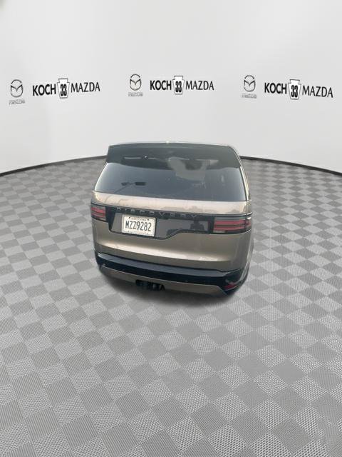 Used 2024 Land Rover Discovery Dynamic SE AWD/4WD image 5
