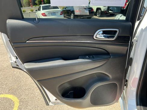 Used 2018 Jeep Grand Cherokee High Altitude AWD/4WD image 30