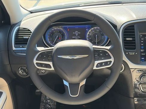 Used 2023 Chrysler 300 Touring L w/ Popular Equipment Group AWD/4WD image 17