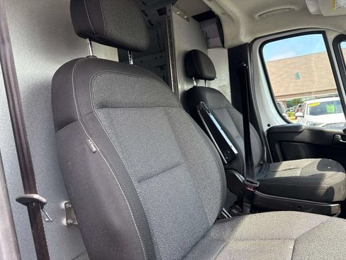 Used 2023 RAM ProMaster 2500 w/ Convenience Group FWD image 6