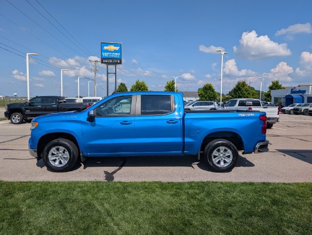 Used 2025 Chevrolet Silverado 1500 LT AWD/4WD image 9