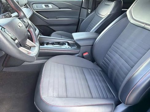 Used 2025 Ford Explorer ST-Line w/ ST-Line Street Pack AWD/4WD image 19