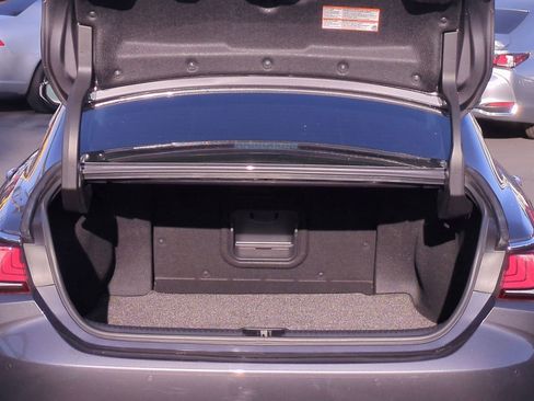 Certified 2023 Lexus ES 300h Ultra Luxury image 32