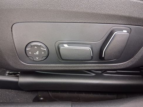 New 2026 BMW 330i Sedan w/ Convenience Package RWD image 17