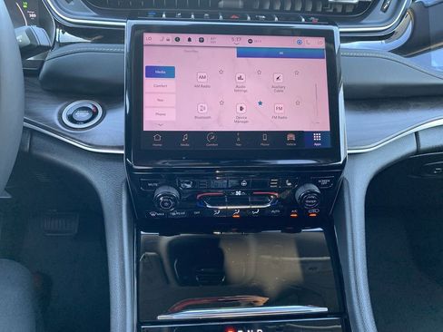 Used 2023 Jeep Grand Cherokee 4WD 4xe image 23