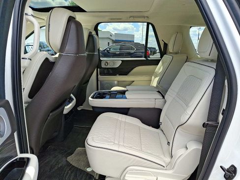 Used 2024 Lincoln Navigator L Black Label AWD/4WD image 10