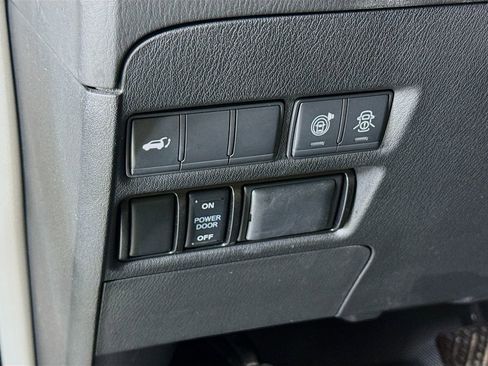 Used 2020 Nissan Armada SL w/ Premium Package image 11