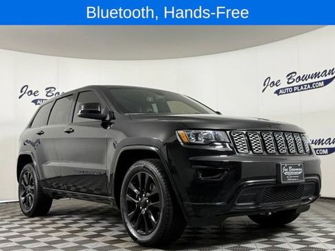 Used 2018 Jeep Grand Cherokee Altitude AWD/4WD image 4