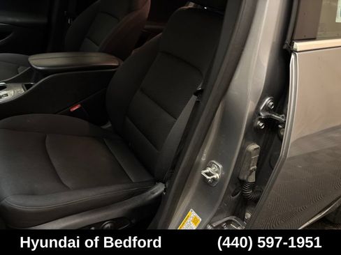 Used 2025 Chevrolet Malibu LT FWD image 12