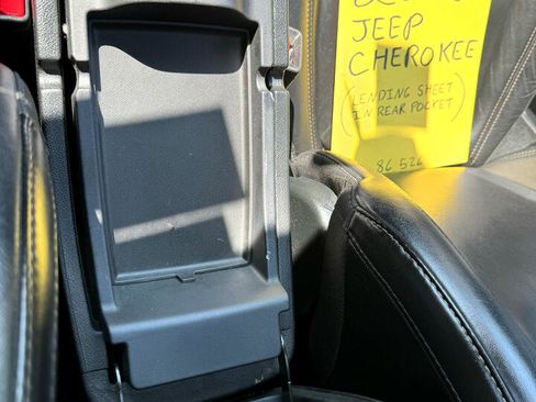 Used 2018 Jeep Cherokee Limited w/ High Altitude Package image 14