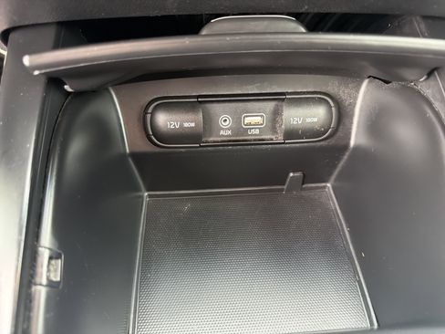 Used 2019 Kia Sorento AWD V6 image 28