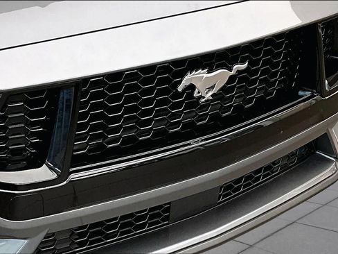 Used 2025 Ford Mustang GT RWD image 31