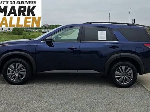 Used 2025 Nissan Pathfinder SV AWD/4WD image 5