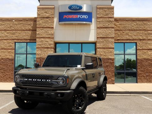 New 2026 Ford Bronco Badlands AWD/4WD image 2