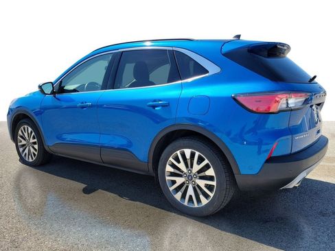 Used 2020 Ford Escape Titanium w/ Titanium Premium Package 2.0 AWD/4WD image 3