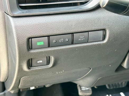 Used 2025 Nissan Sentra S FWD image 14