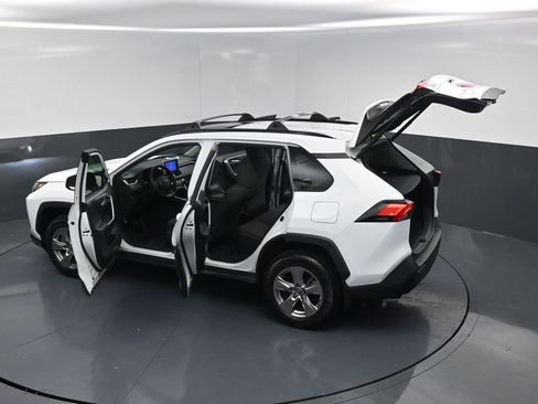 Used 2023 Toyota RAV4 XLE image 21