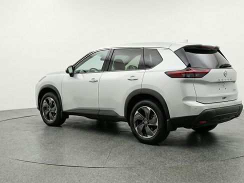 Used 2025 Nissan Rogue SV FWD image 6