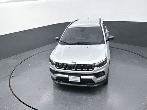 New 2026 Jeep Compass Latitude image 13