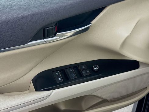 Certified 2020 Toyota Camry XLE image 12