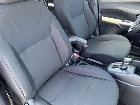 New 2025 Nissan Kicks Play S image 11