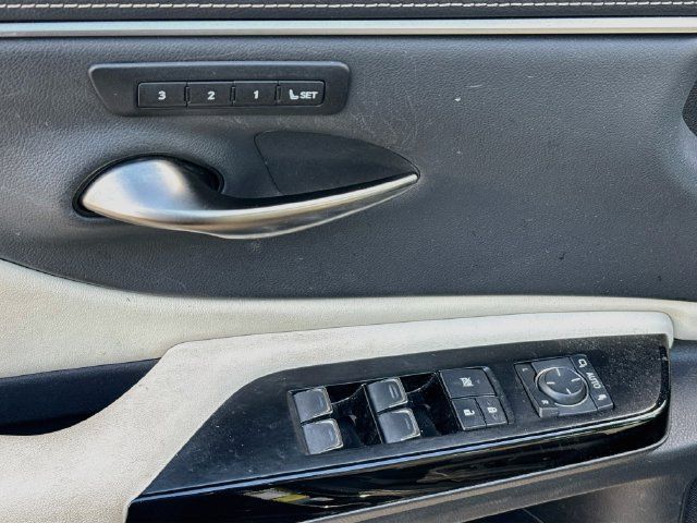Used 2023 Lexus ES 350 w/ Premium Package FWD image 13