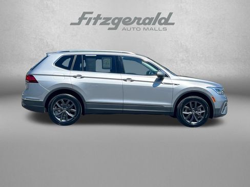 Used 2023 Volkswagen Tiguan SE AWD/4WD image 3
