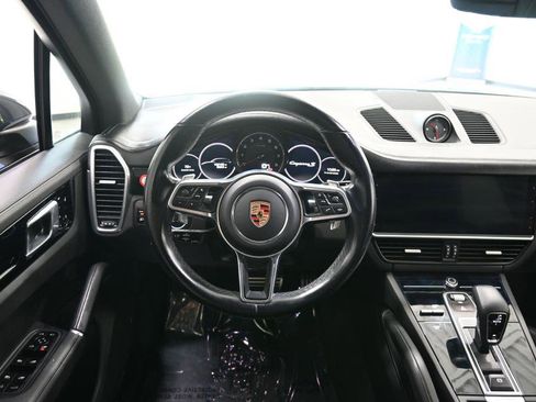 Used 2019 Porsche Cayenne S AWD/4WD image 11