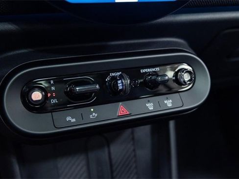 Certified 2025 MINI Cooper S image 19