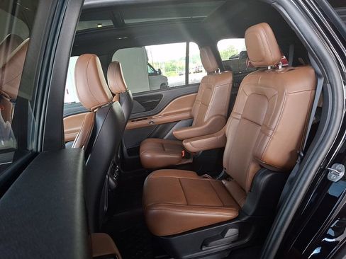 Certified 2023 Lincoln Aviator Reserve w/ Elements Package Plus AWD/4WD image 10